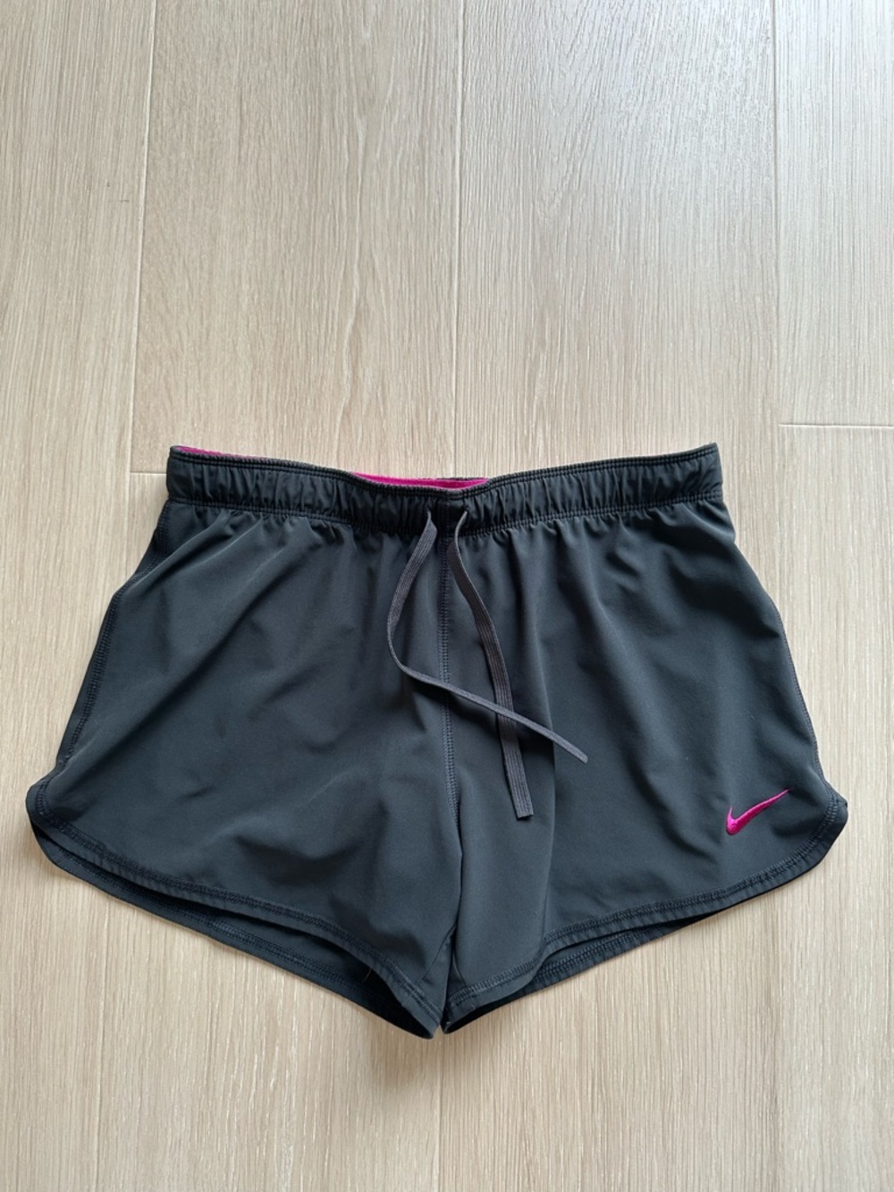 Nike Dri-FIT Shorts Women’s S Charcoal Gray Built-In Compression Athletic